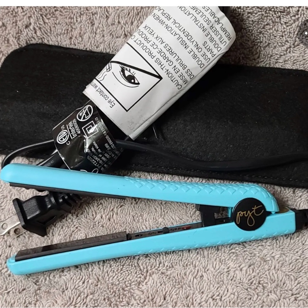 pyt Mini Hair Straightener in Turquoise - Compact Travel Flat Iron
